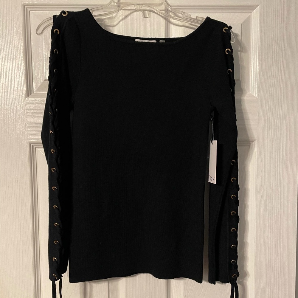 NWT Dex Lace Up Sleeved Sweater